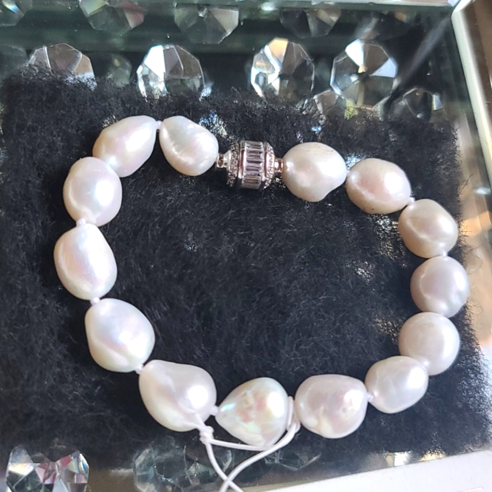 CAROLEE FRESHWATER PEARL BRACELET